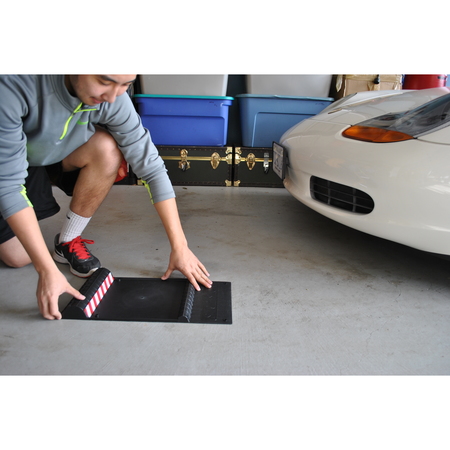 Maxsa Innovations Park Right Parking Mat Black 37358